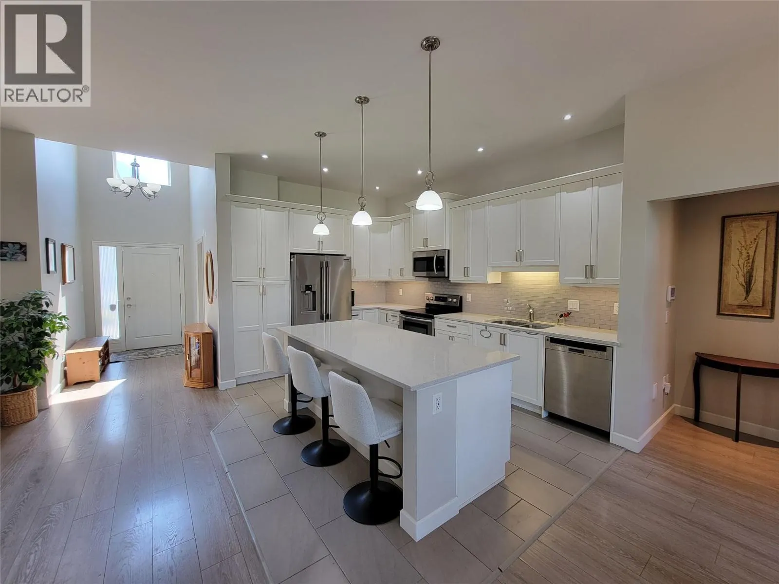 208 K-View Crescent