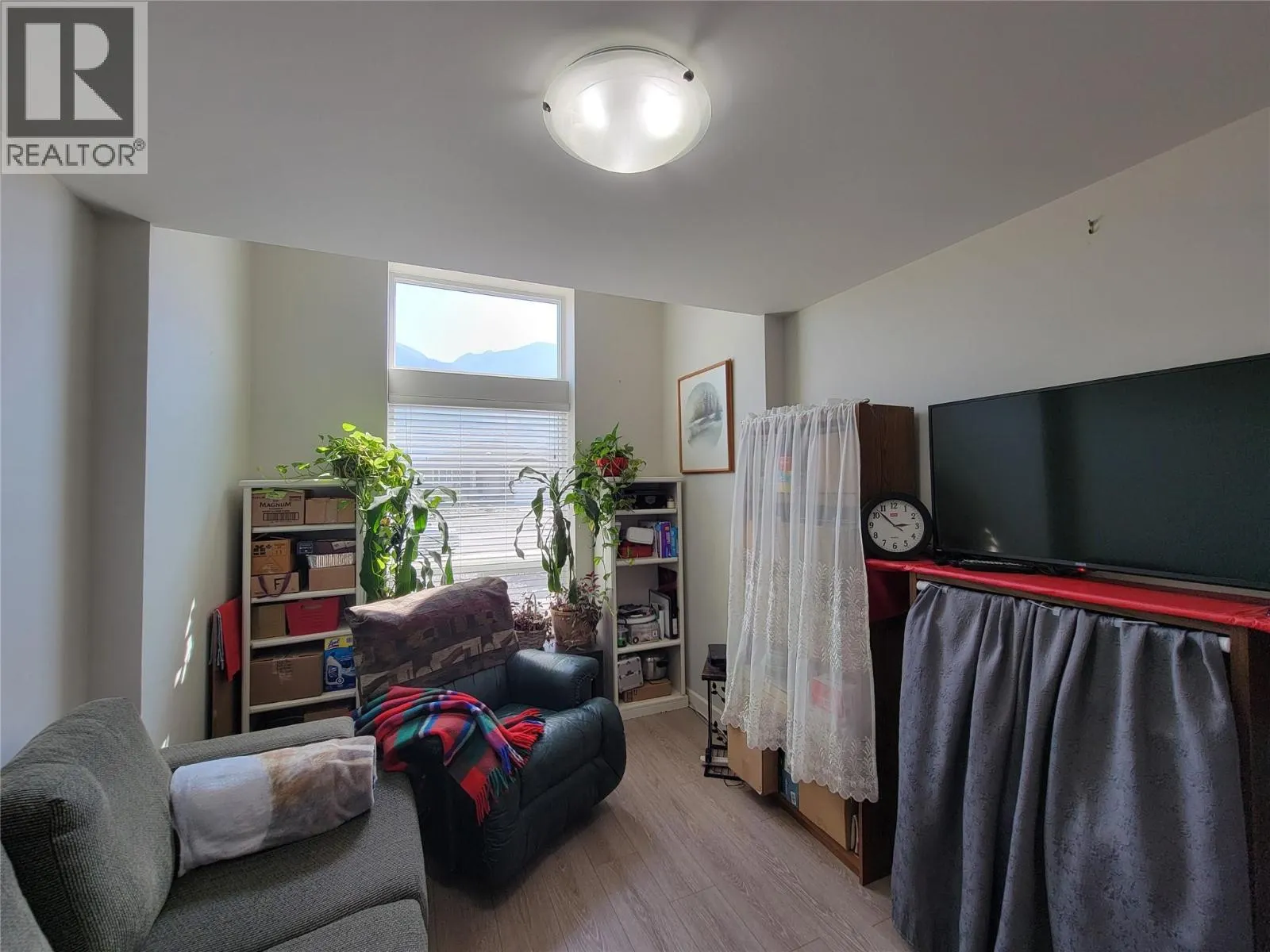 208 K-View Crescent
