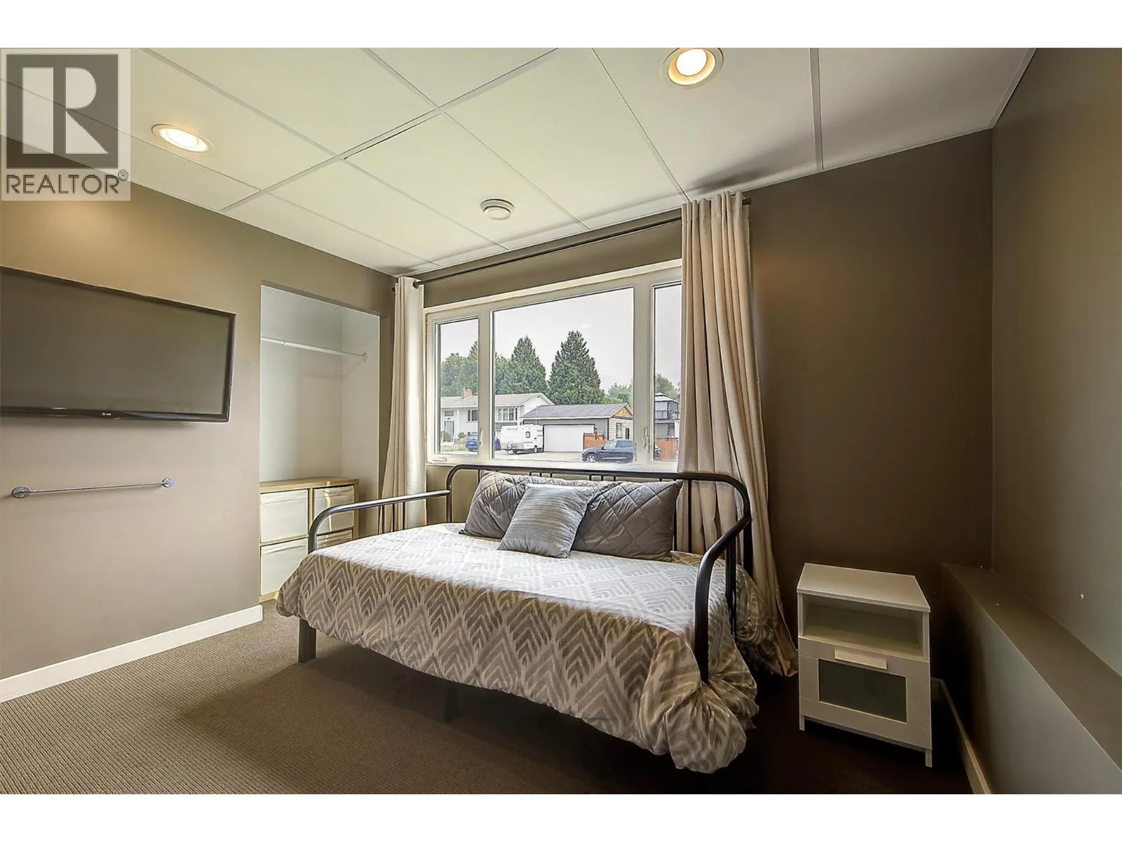 1726 Hayashi Road