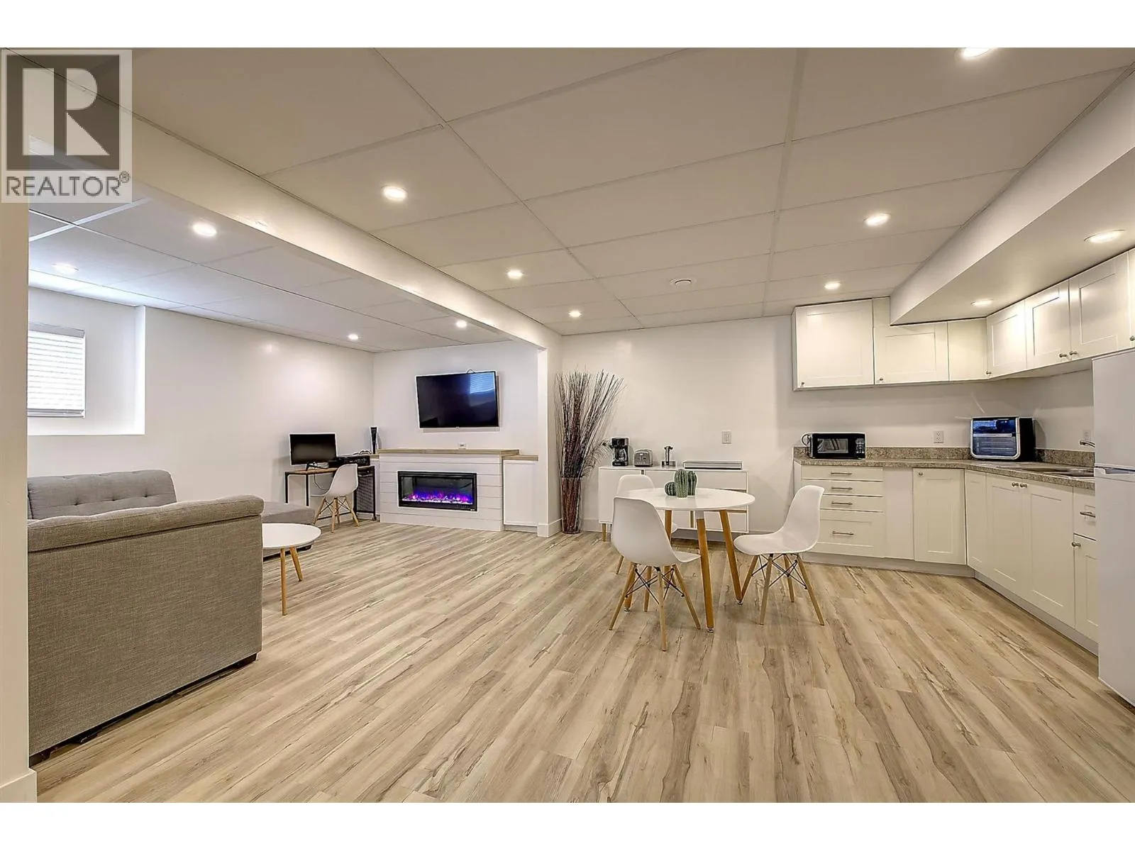 1726 Hayashi Road