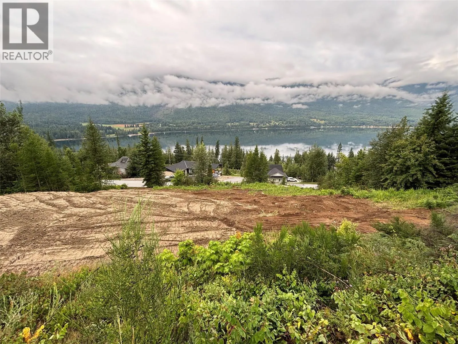 155 Lakeview Drive
