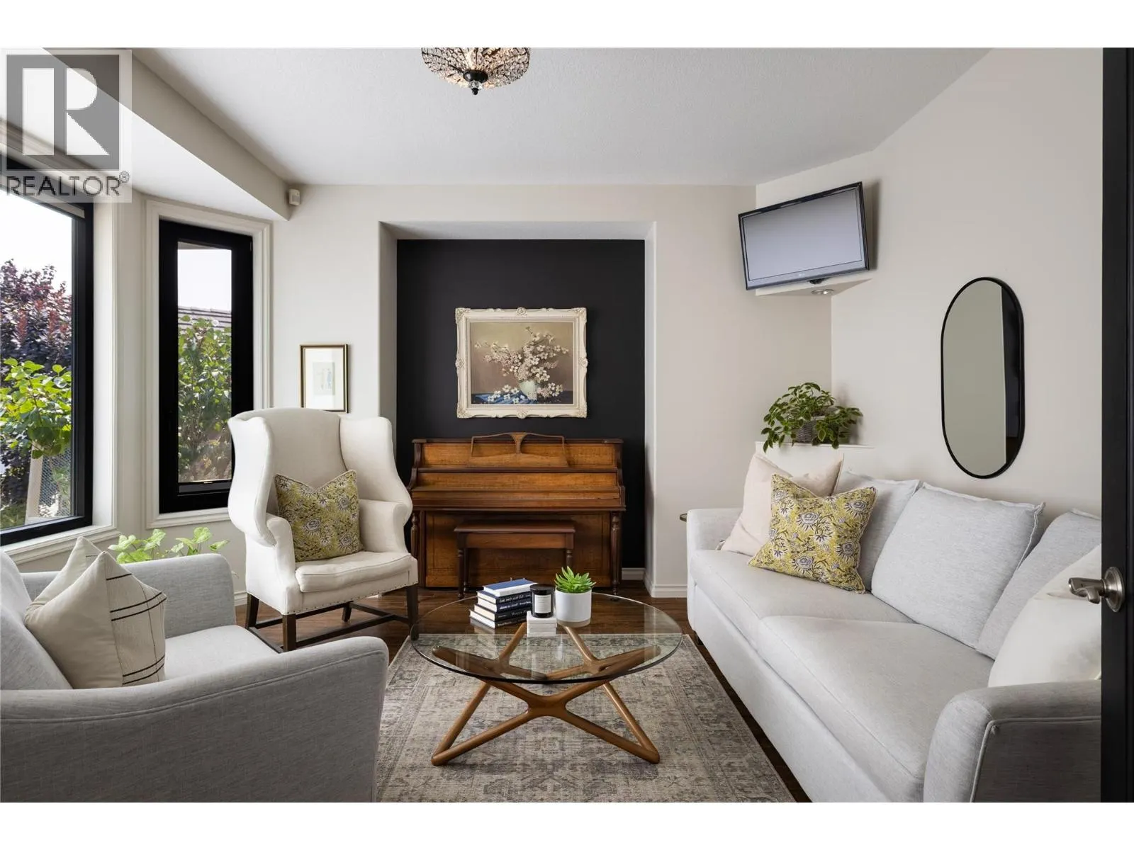 10 Bayview Heights