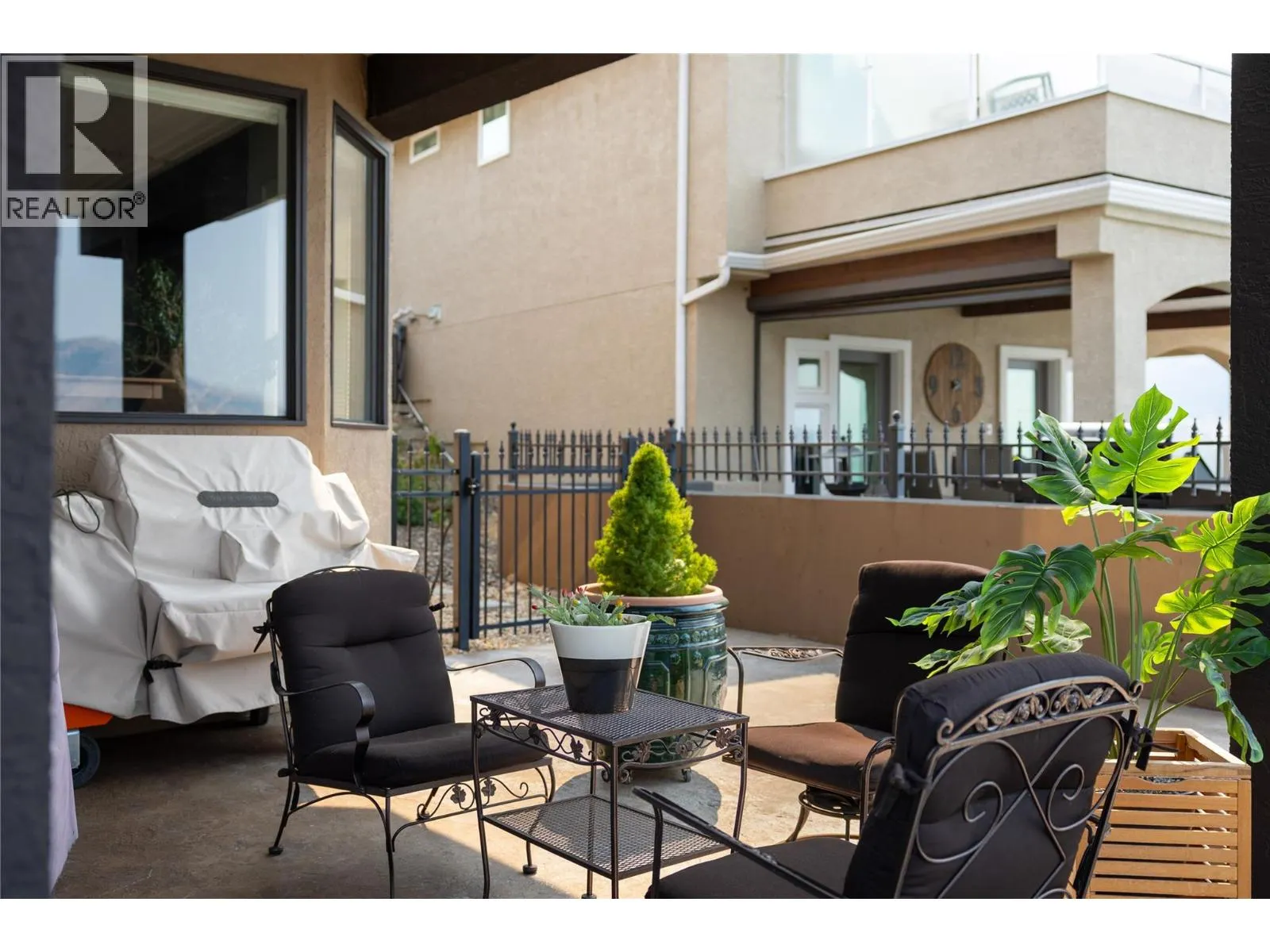 10 Bayview Heights