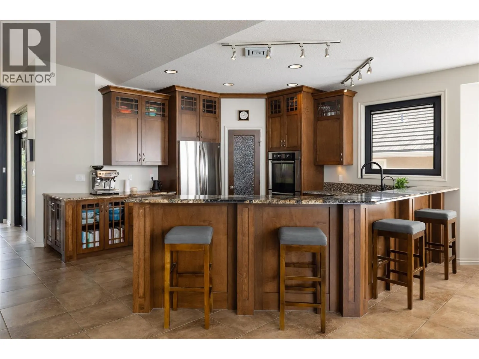 10 Bayview Heights
