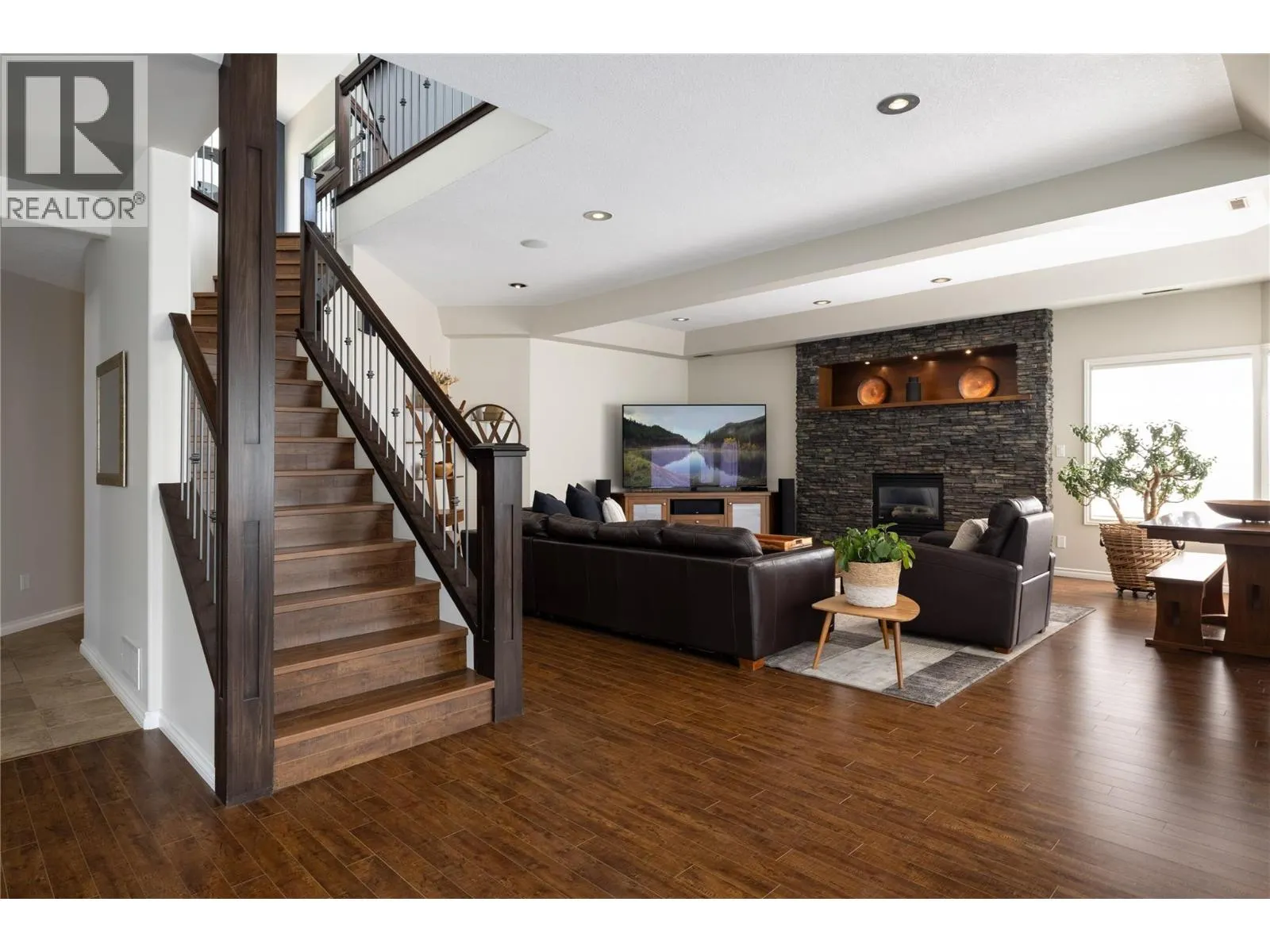 10 Bayview Heights