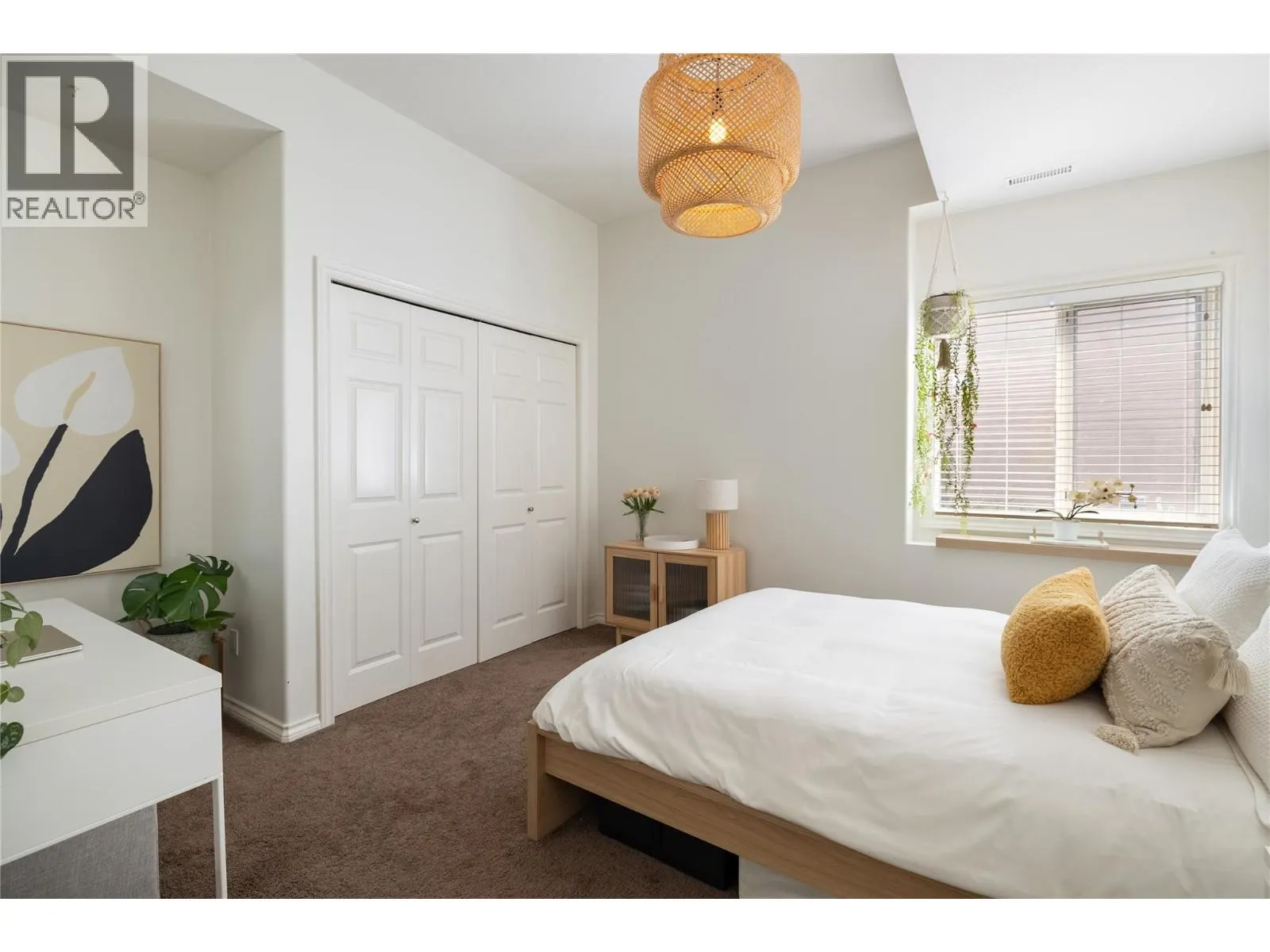 10 Bayview Heights