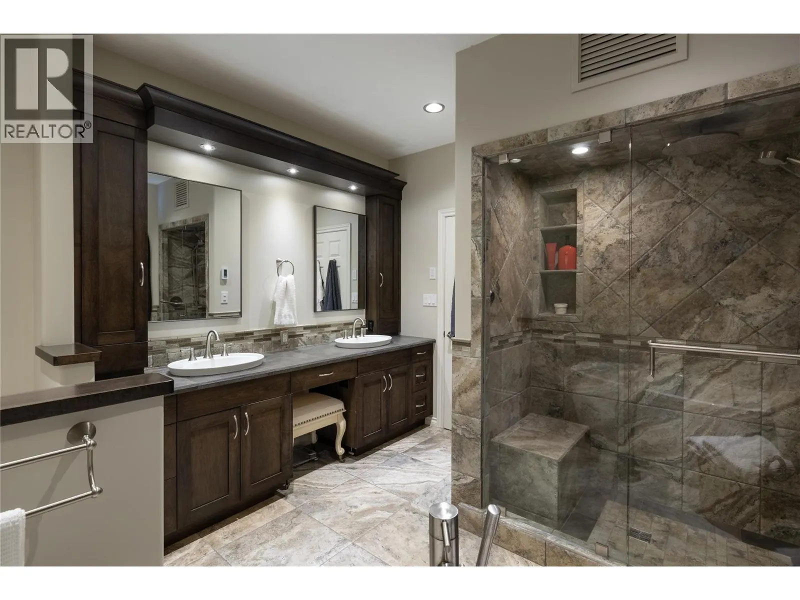 10 Bayview Heights