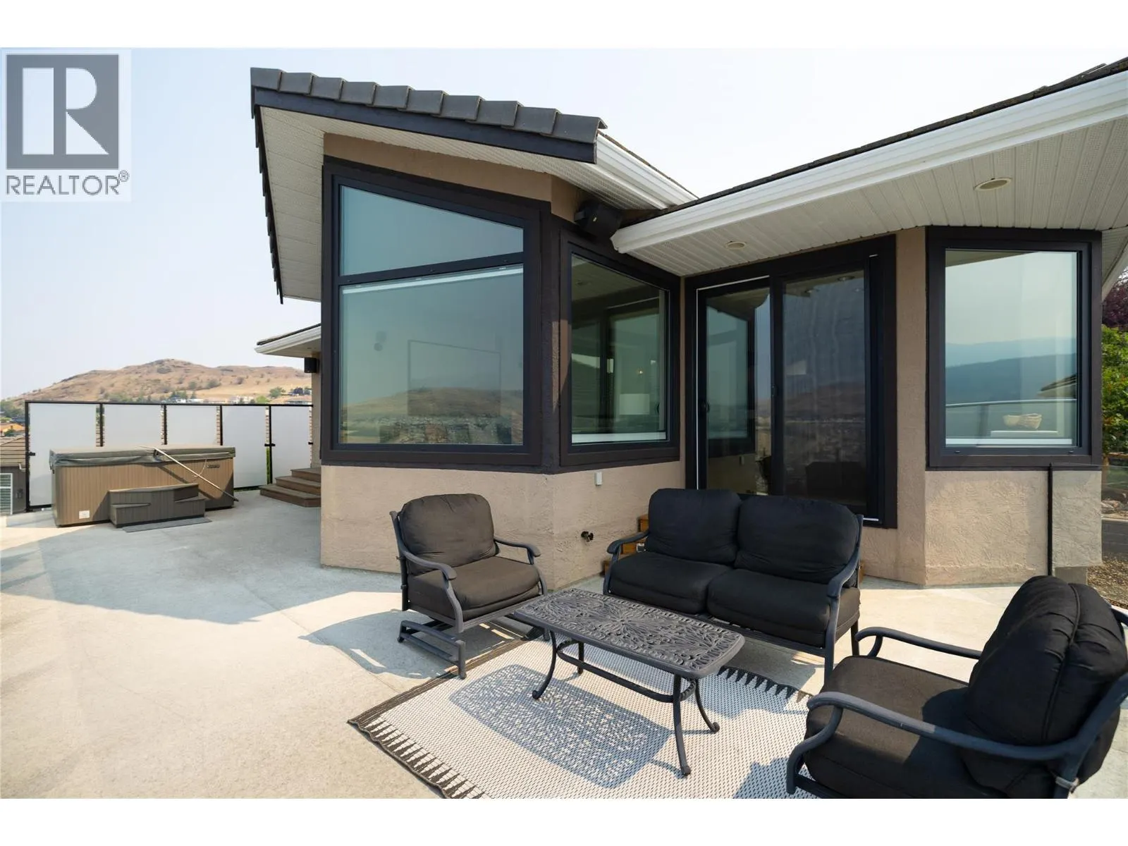 10 Bayview Heights