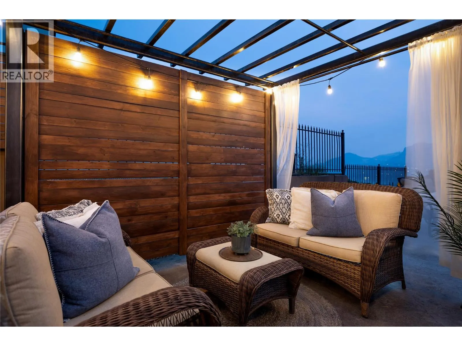 10 Bayview Heights