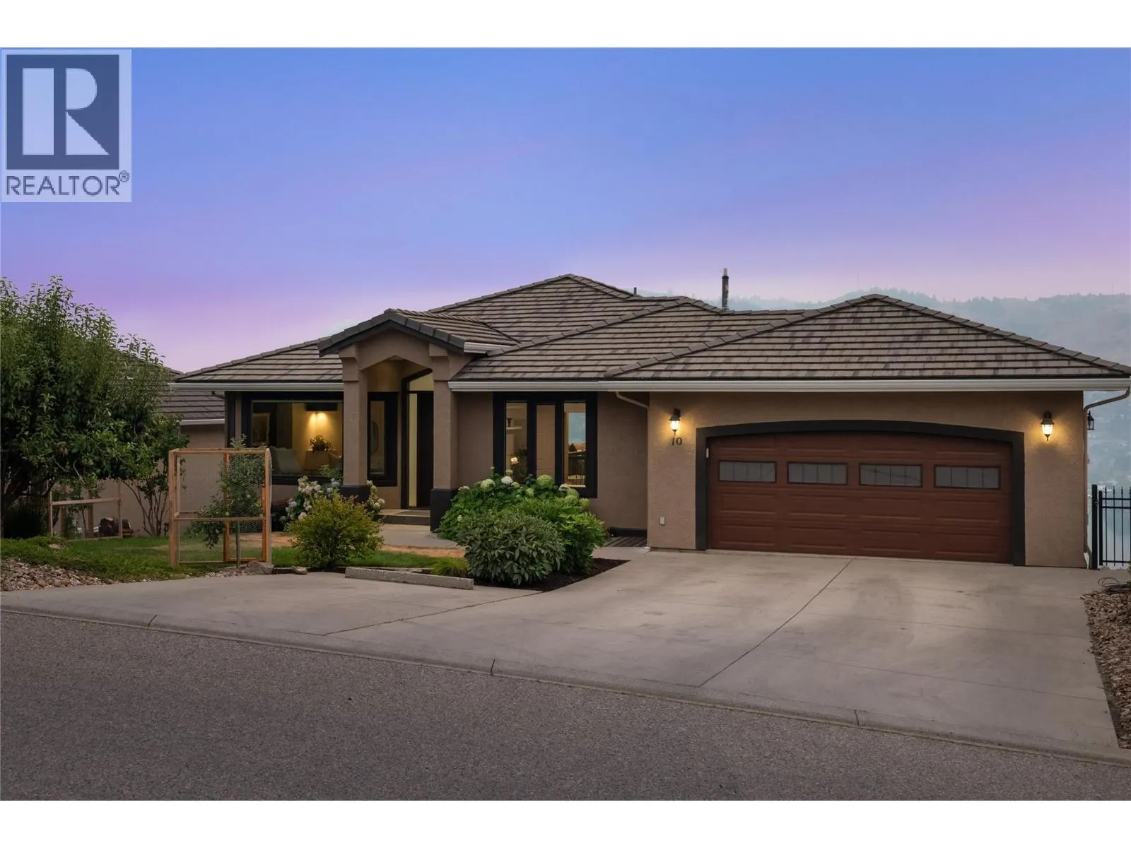 10 Bayview Heights