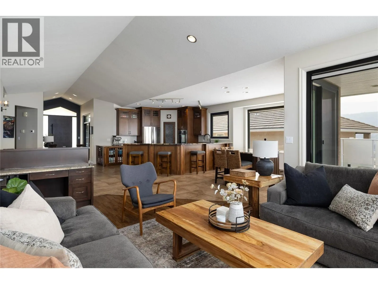 10 Bayview Heights