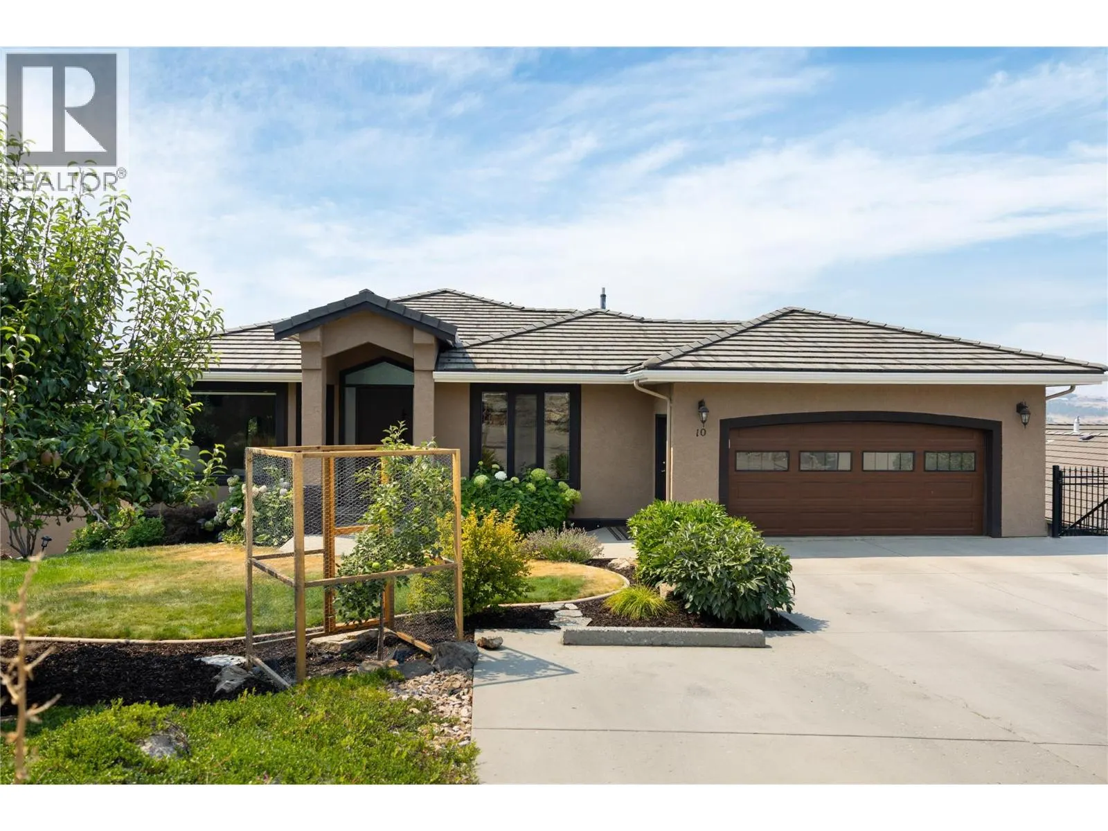 10 Bayview Heights