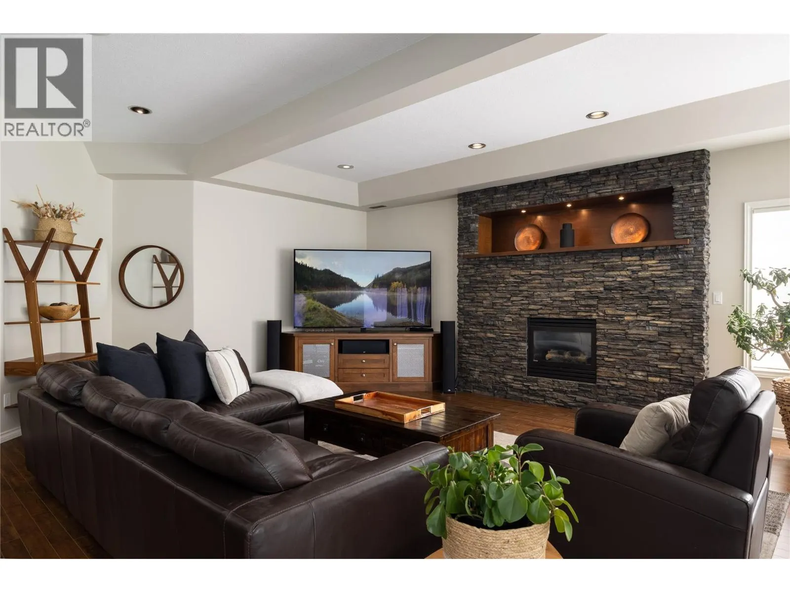 10 Bayview Heights
