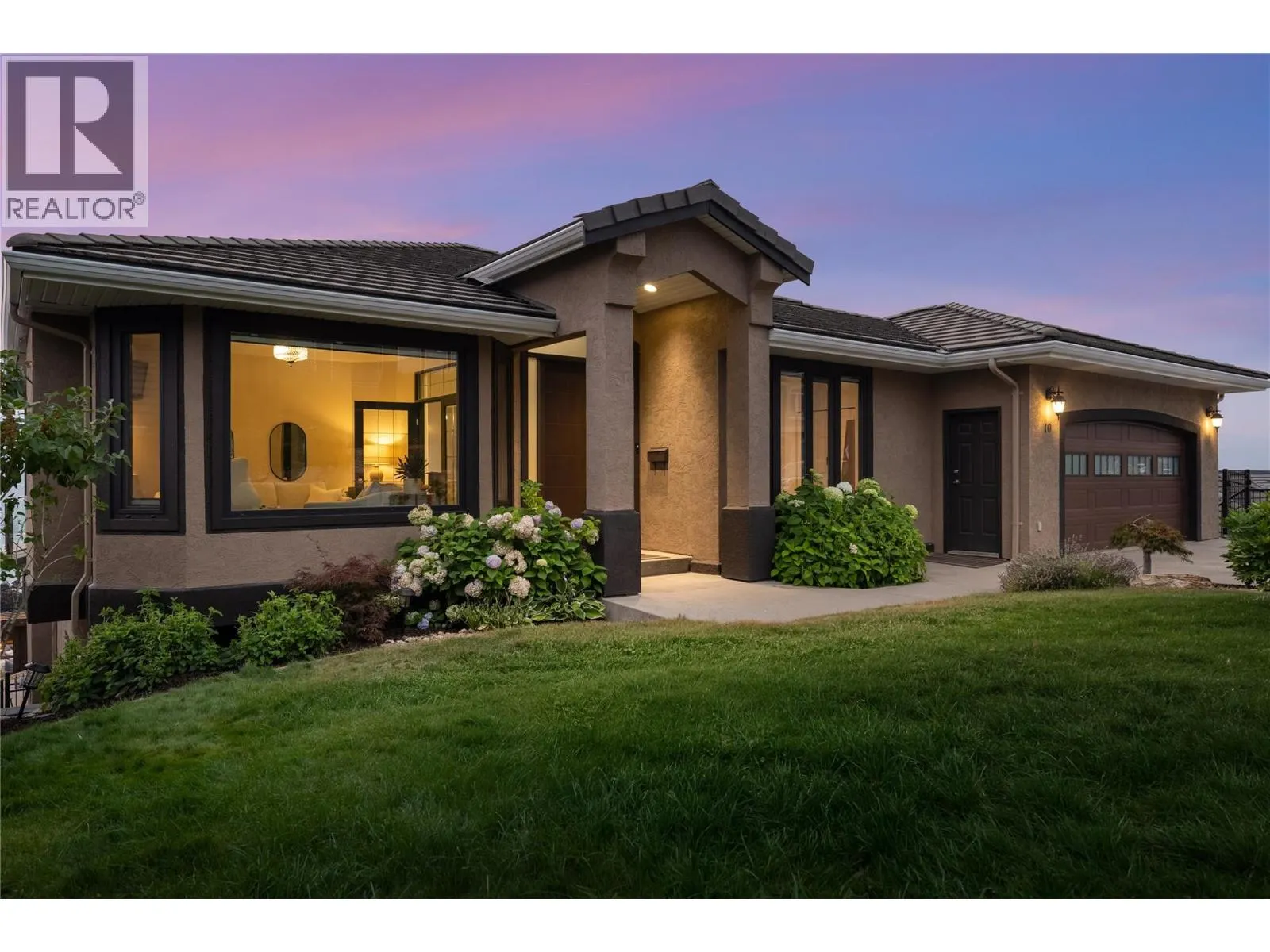 10 Bayview Heights
