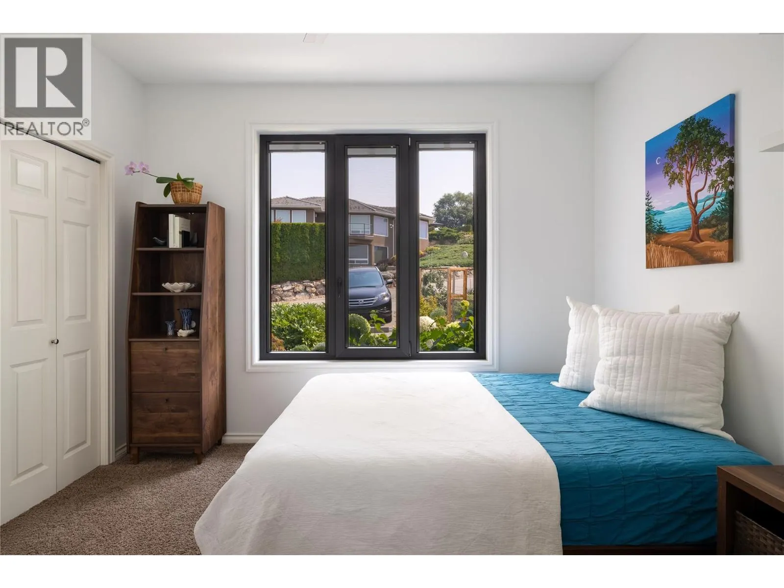 10 Bayview Heights