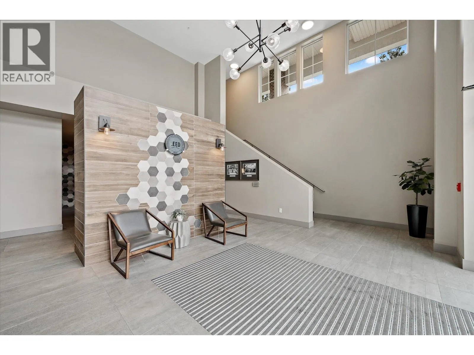 1775 Chapman Place Unit# PH06