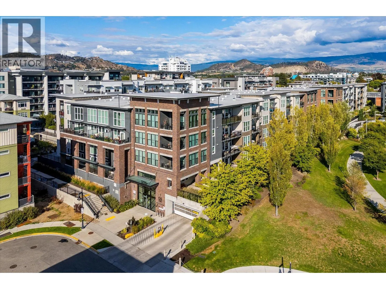 1775 Chapman Place Unit# PH06