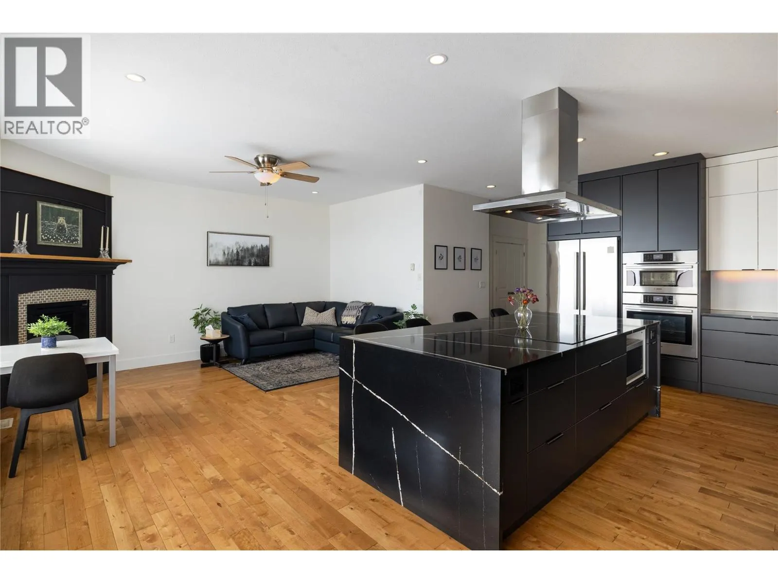 7261 Silver Ridge Drive