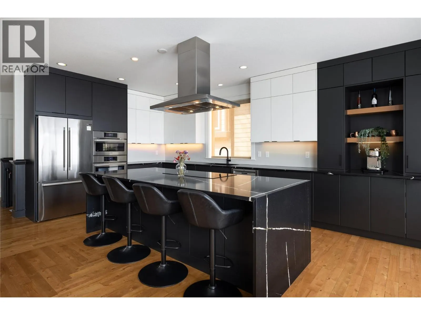 7261 Silver Ridge Drive