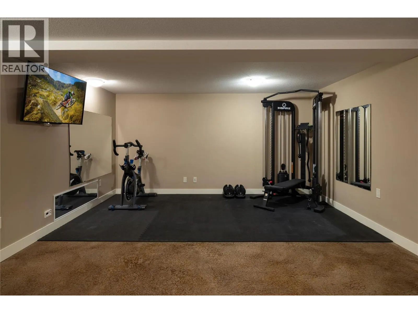 7261 Silver Ridge Drive