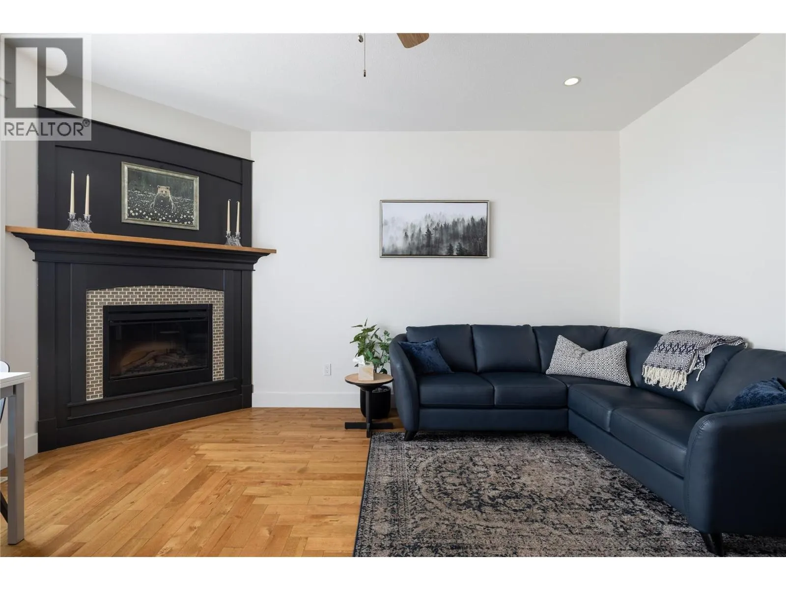 7261 Silver Ridge Drive