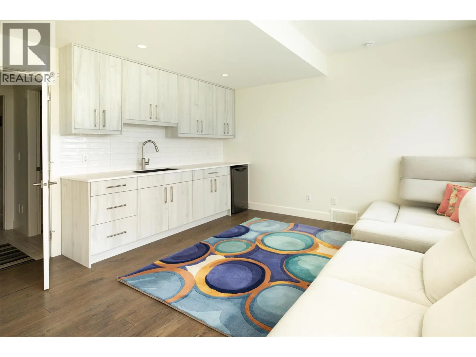 3351 Vineyard View Drive