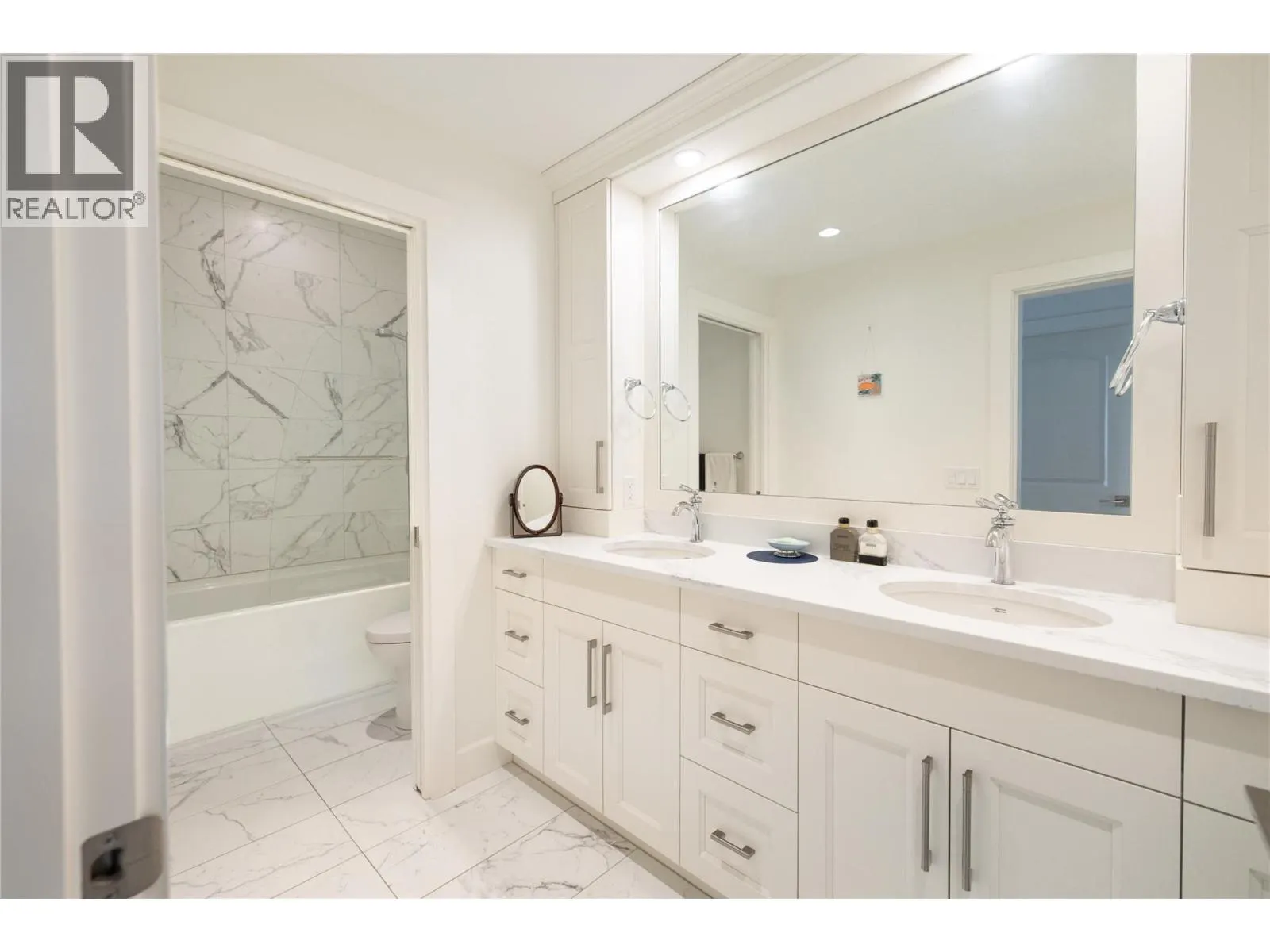 3351 Vineyard View Drive
