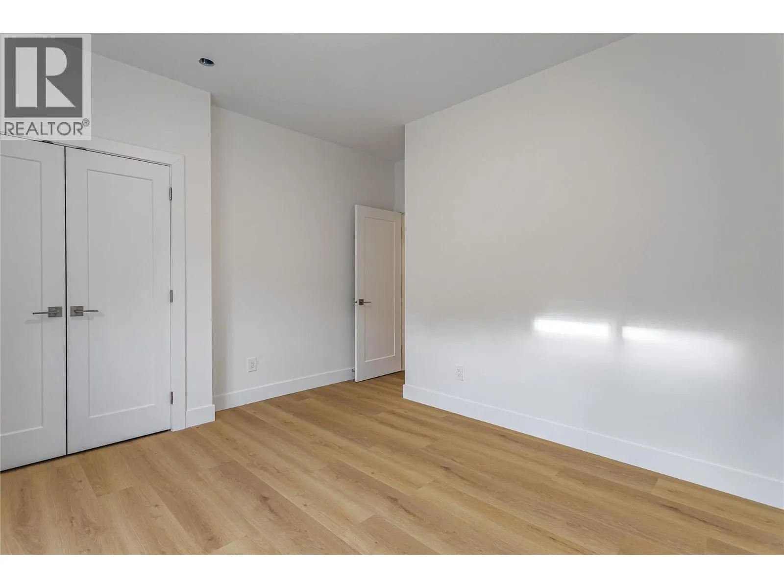 1008 Bull Crescent