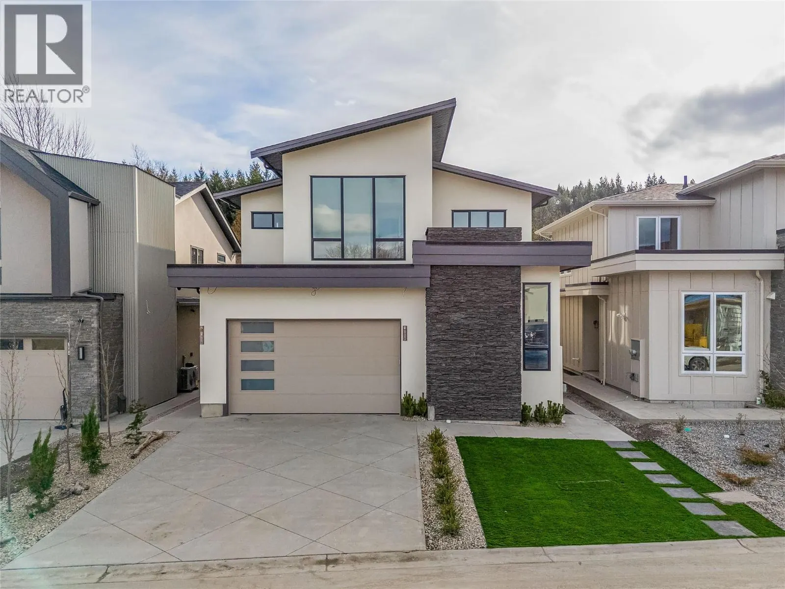 1008 Bull Crescent