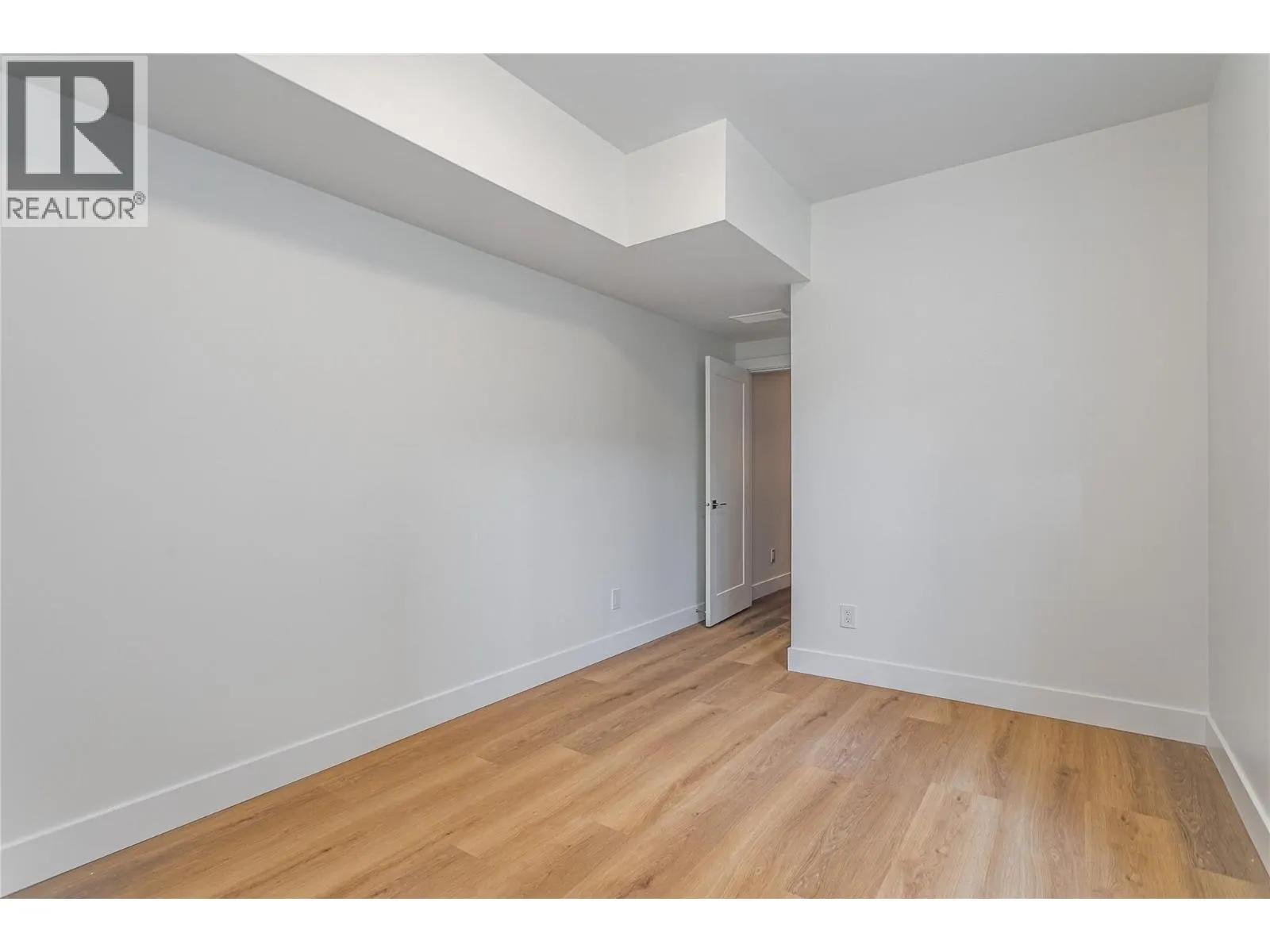1008 Bull Crescent