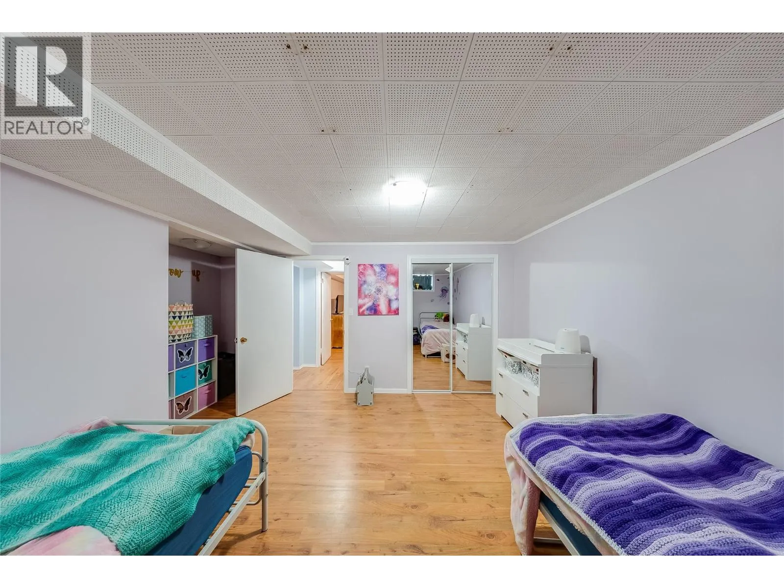 1684 RIDGEWOOD Drive
