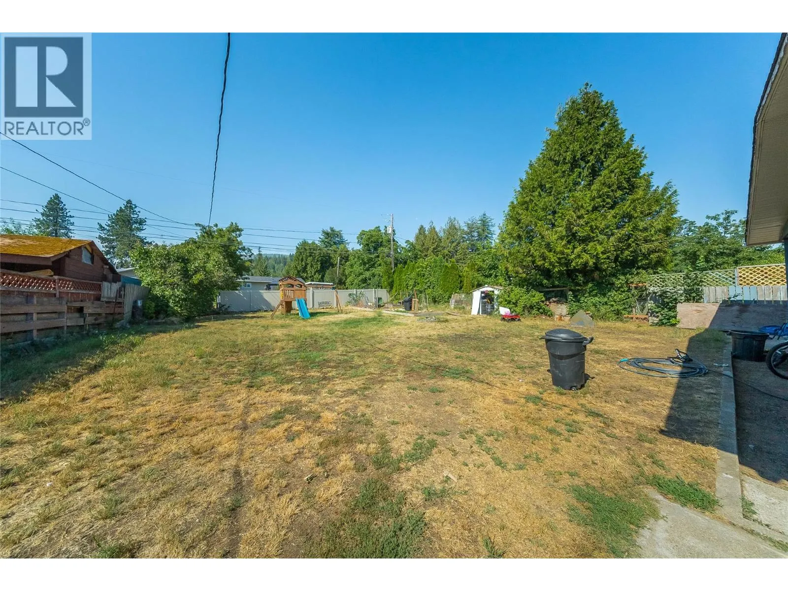 1684 RIDGEWOOD Drive