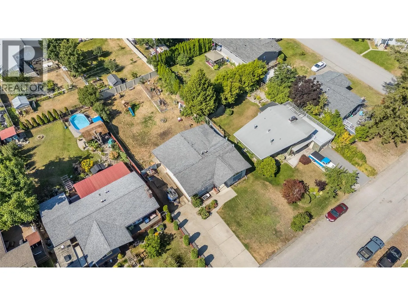 1684 RIDGEWOOD Drive
