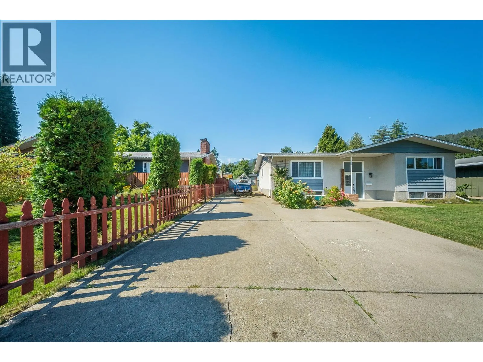 1684 RIDGEWOOD Drive