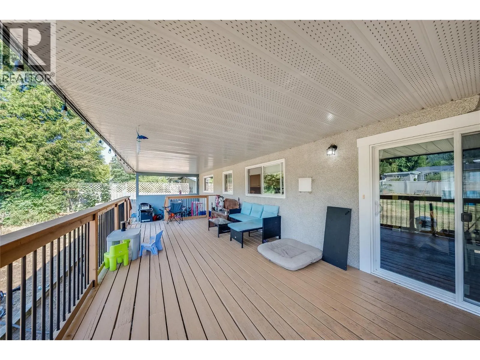 1684 RIDGEWOOD Drive