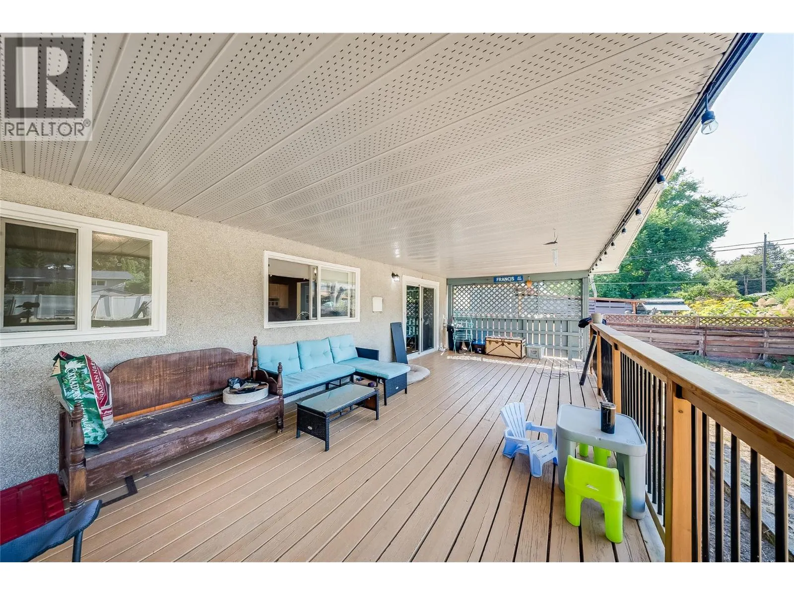 1684 RIDGEWOOD Drive