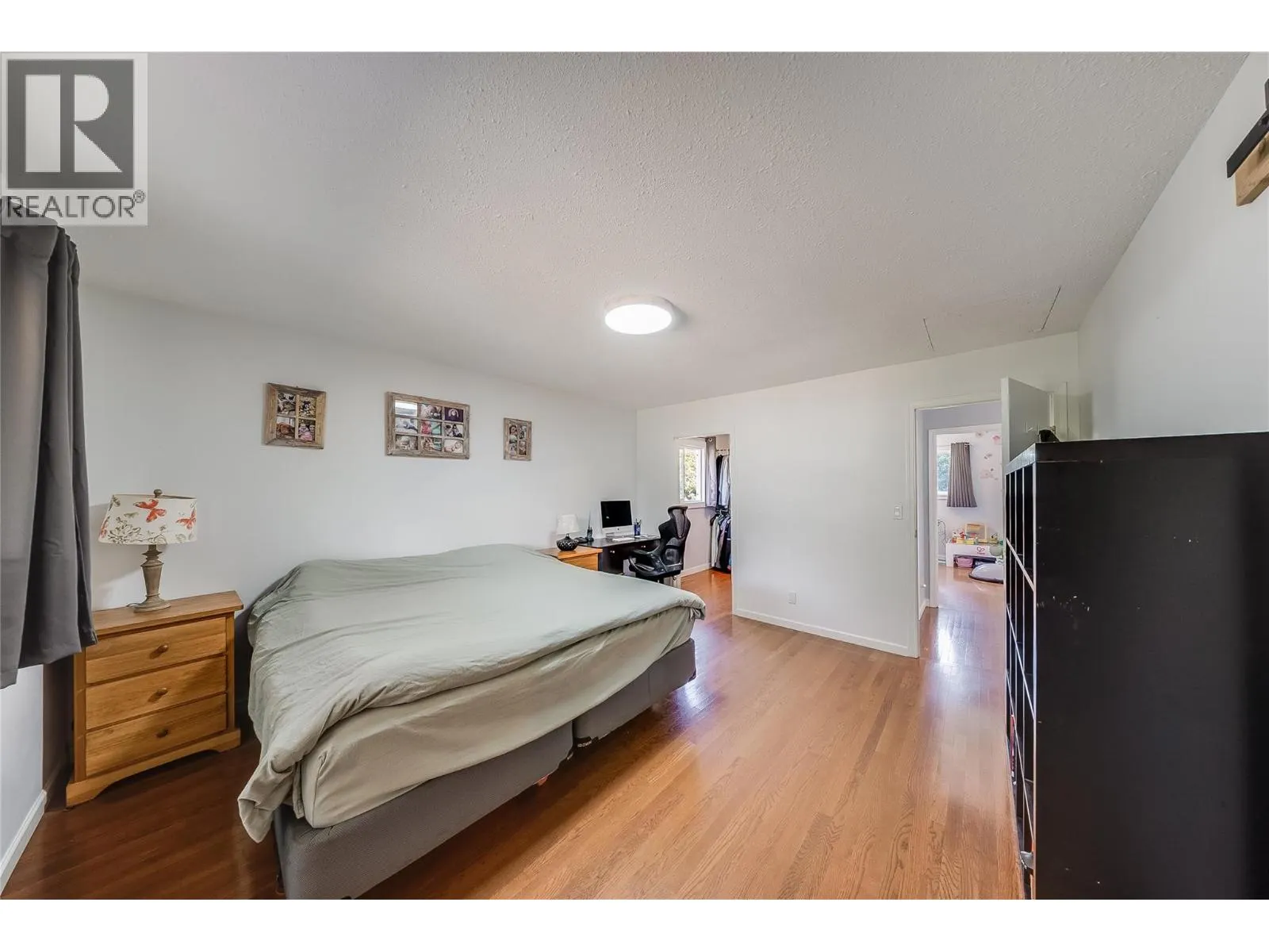 1684 RIDGEWOOD Drive