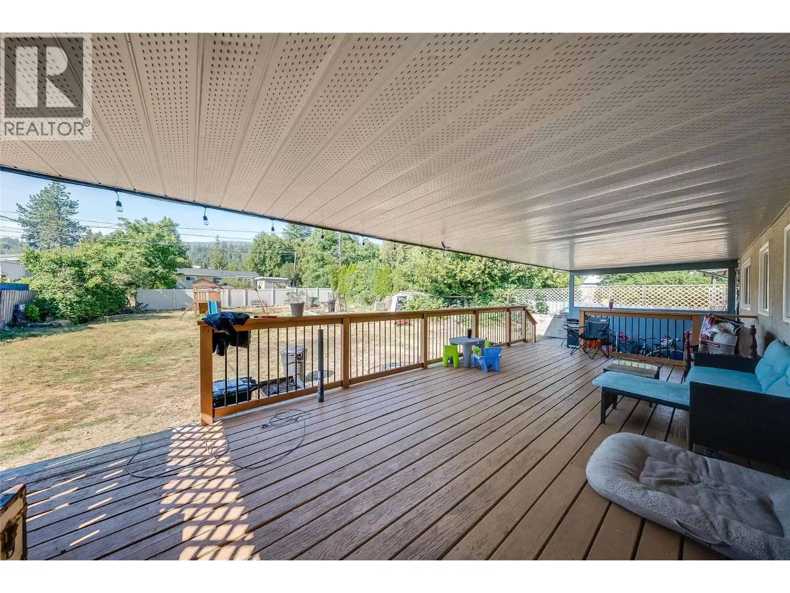 1684 RIDGEWOOD Drive