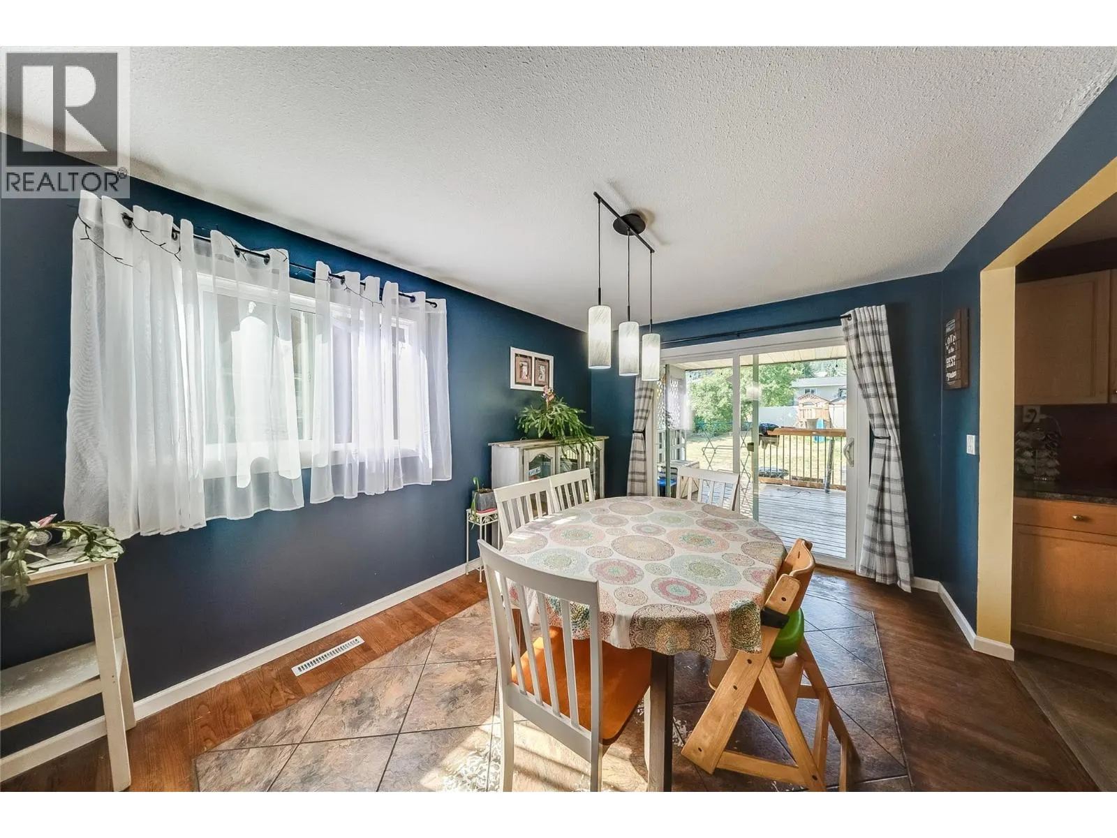 1684 RIDGEWOOD Drive