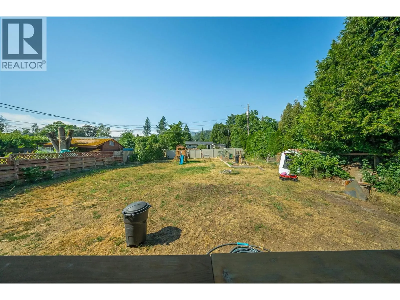 1684 RIDGEWOOD Drive