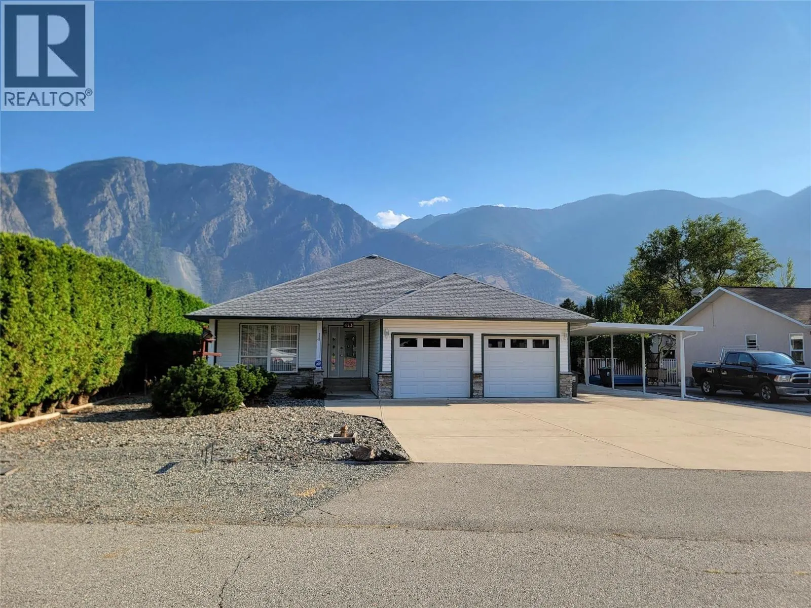 423 Vanderlinde Drive