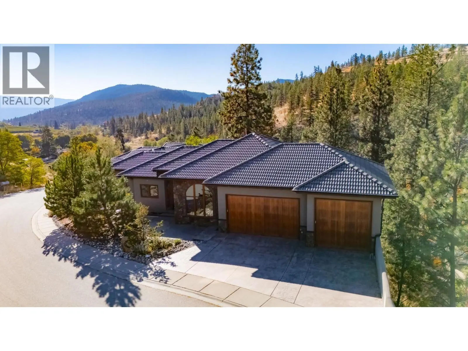 6709 VICTORIA Road S Unit# 6