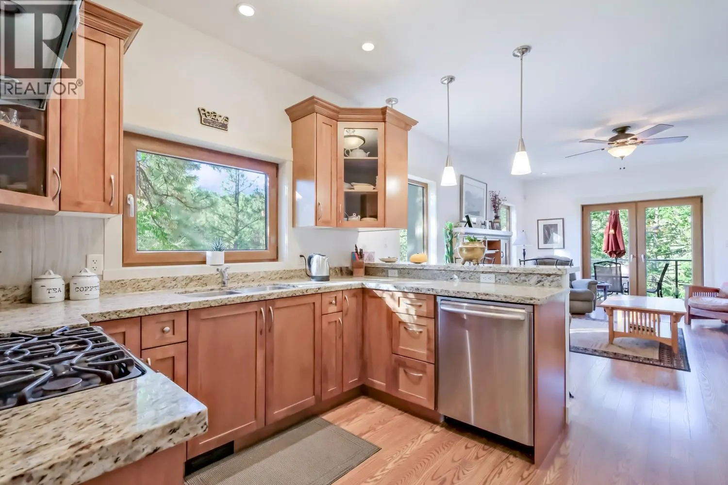 6709 VICTORIA Road S Unit# 6
