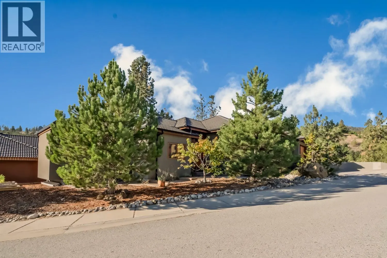 6709 VICTORIA Road S Unit# 6