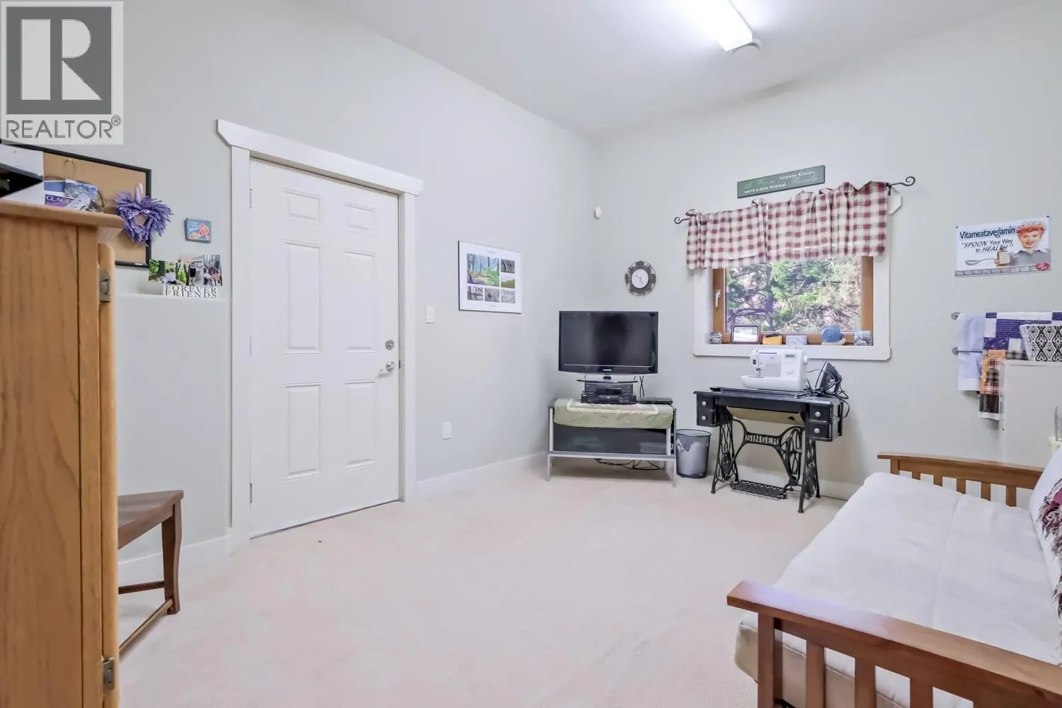 6709 VICTORIA Road S Unit# 6