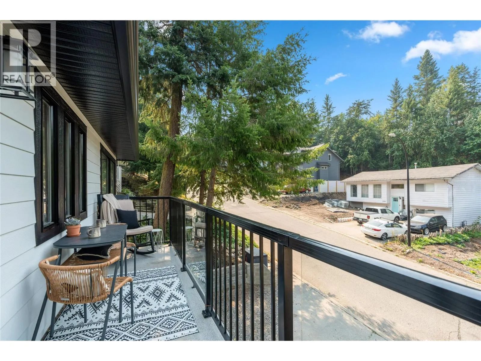 3925 Highland Park Crescent