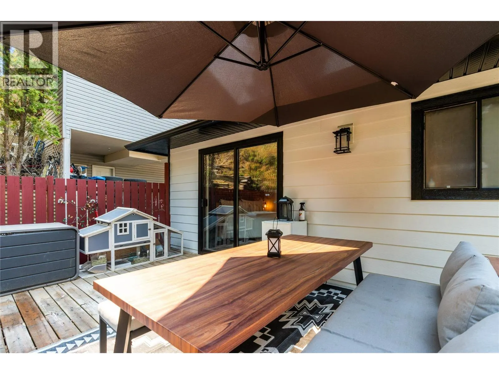 3925 Highland Park Crescent