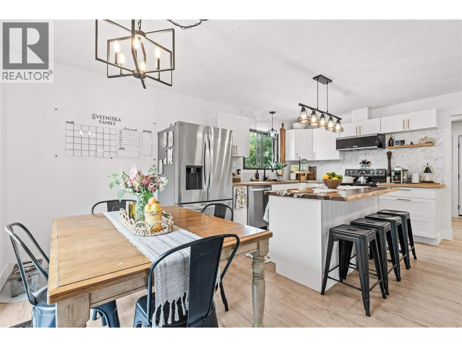 3925 Highland Park Crescent