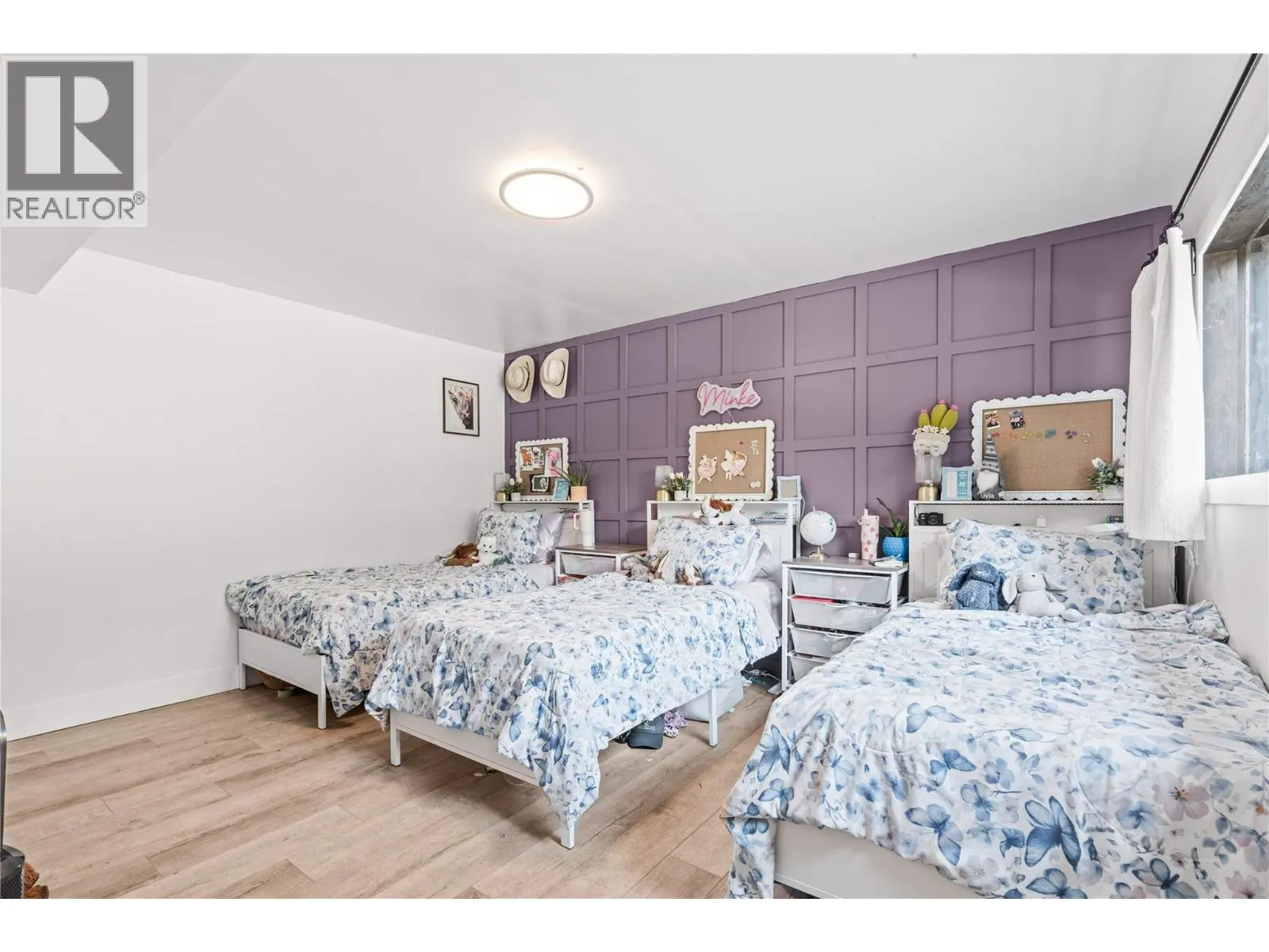 3925 Highland Park Crescent