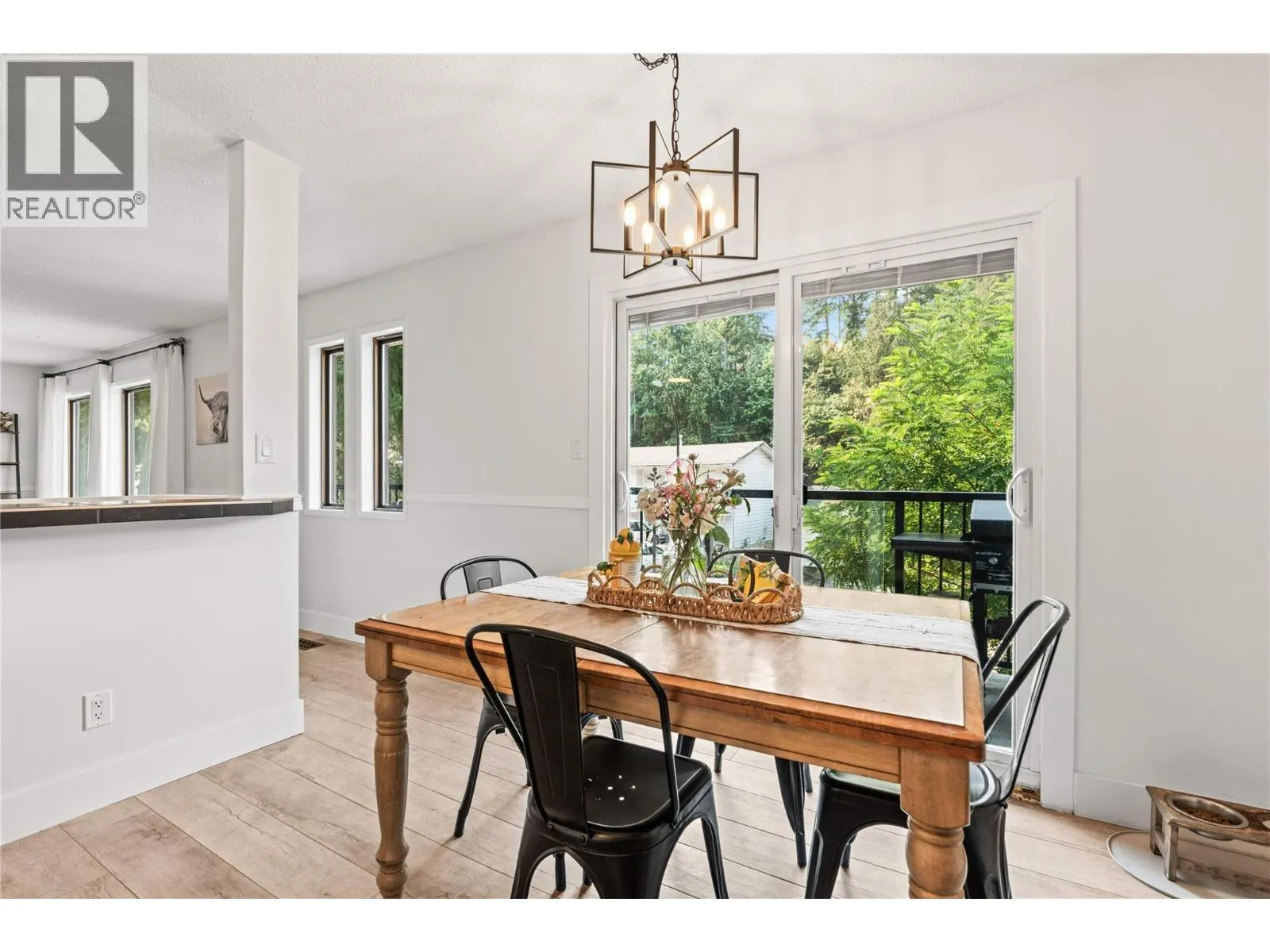 3925 Highland Park Crescent